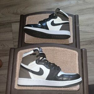 Nike Jordan 1 Mocha highs size 7
